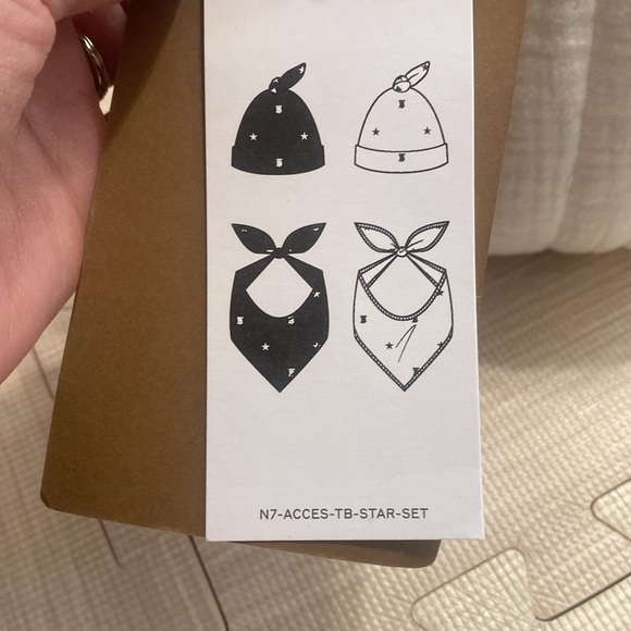 Burberry White Quilted Pouch - Picture 4 of 9